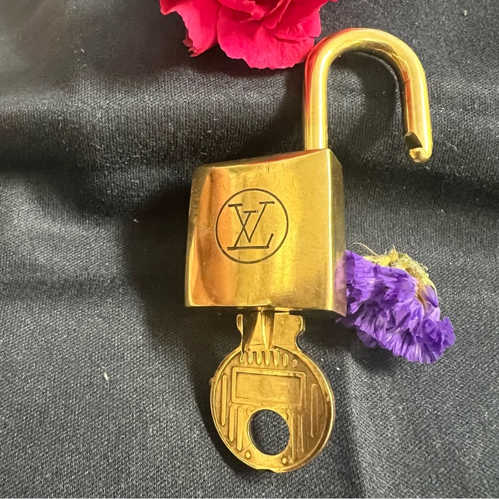 Louis Vuitton Lock #205